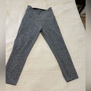 Beyond yoga cropped leggings medium